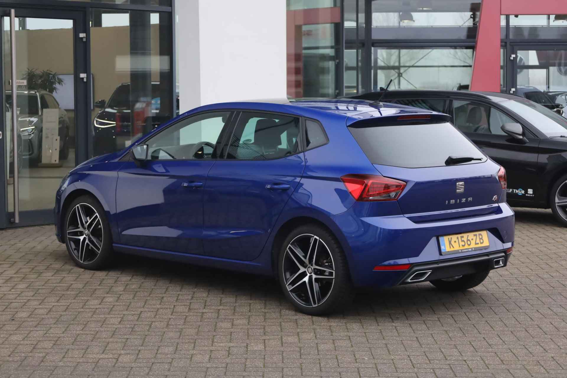 SEAT Ibiza 1.5 TSI FR Business Intense Plus 150PK / 110kW DSG, NL auto nieuw door ons geleverd en onderhouden, 1e eigenaar, panoramadak, 18" 'Performance' LMV, Full LED-verlichting, leder / alcantara stoelbekleding, winterpakket, voorstoelen verwarmbaar, adaptieve cruise control (acc), keyless start & entry, Apple Carplay / Android Auto, navigatie, draadloos telefoon lader, elektrisch verstel-, verwarm- en inklapbare buitenspiegels, privacy glas, volledig digitaal instrumentenpaneel (digital cockpit) - 6/45