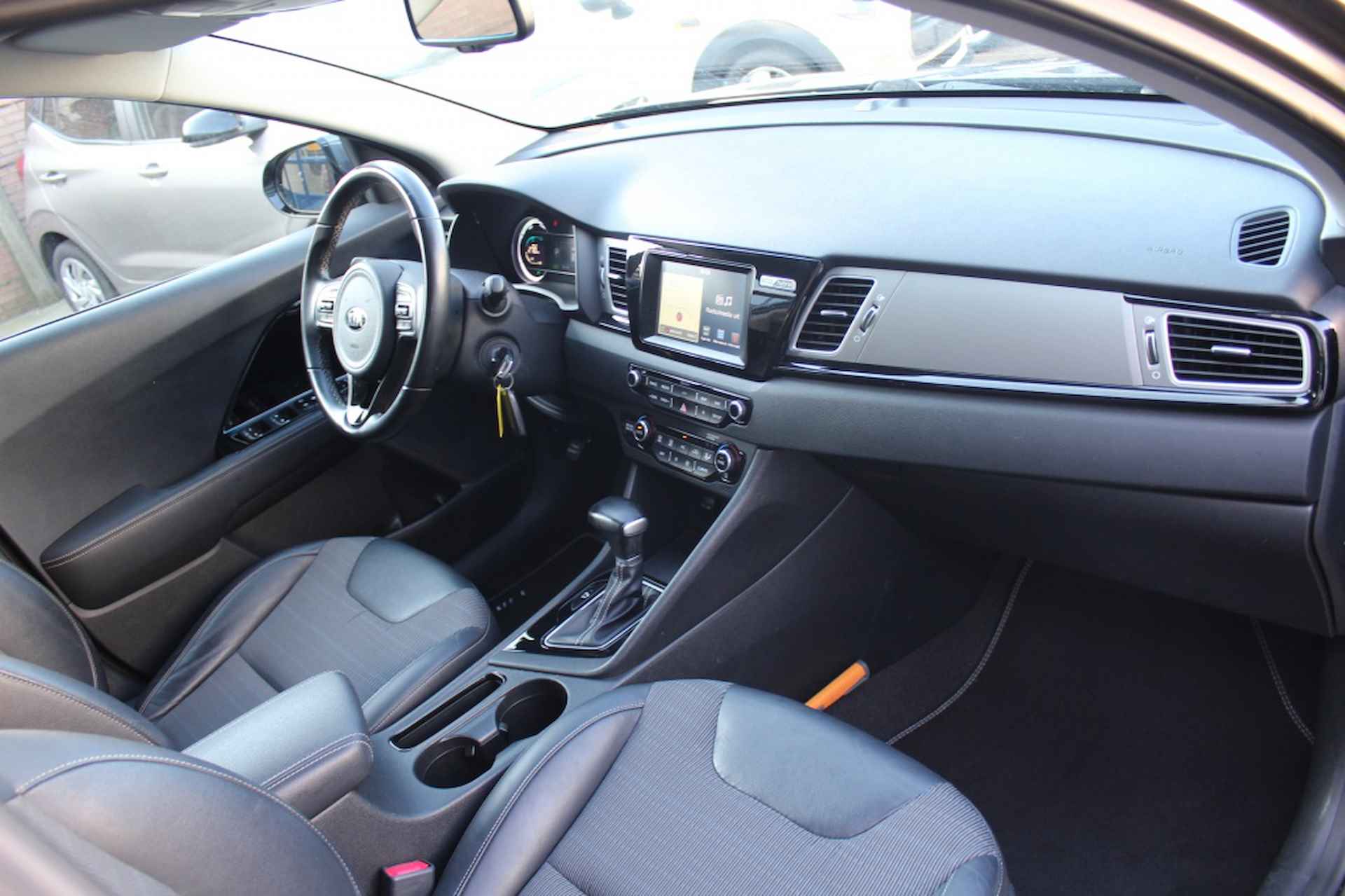 Kia Niro 1.6 GDi Hybride DynamicLine - 12/27