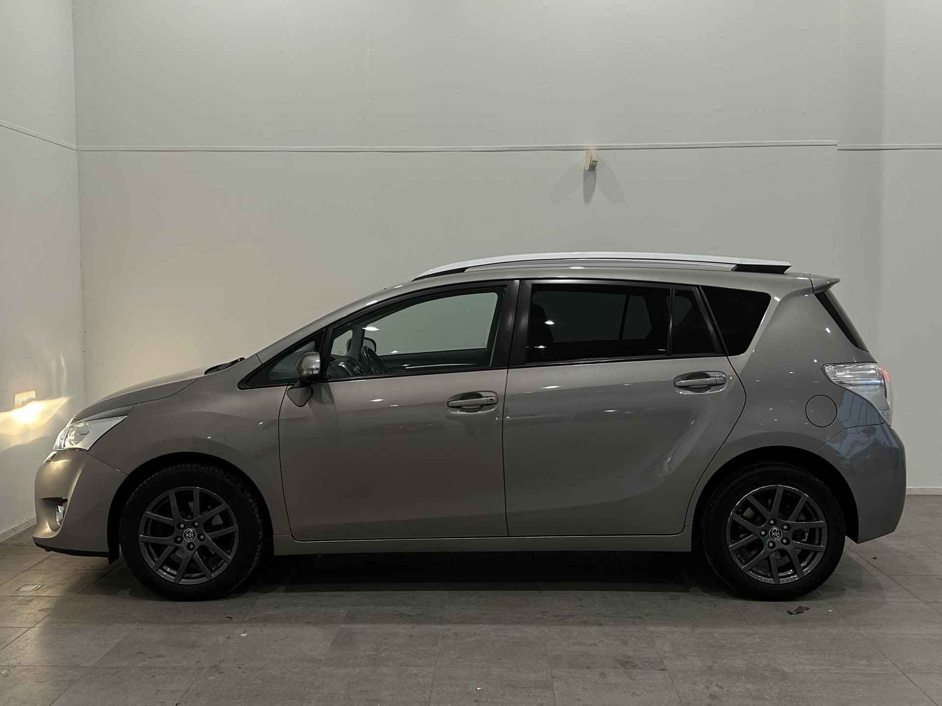 Toyota Verso 1.8 VVT-i Aspiration 7p. CLIMA | CRUISE | CAMERA | NAVI | - 3/22