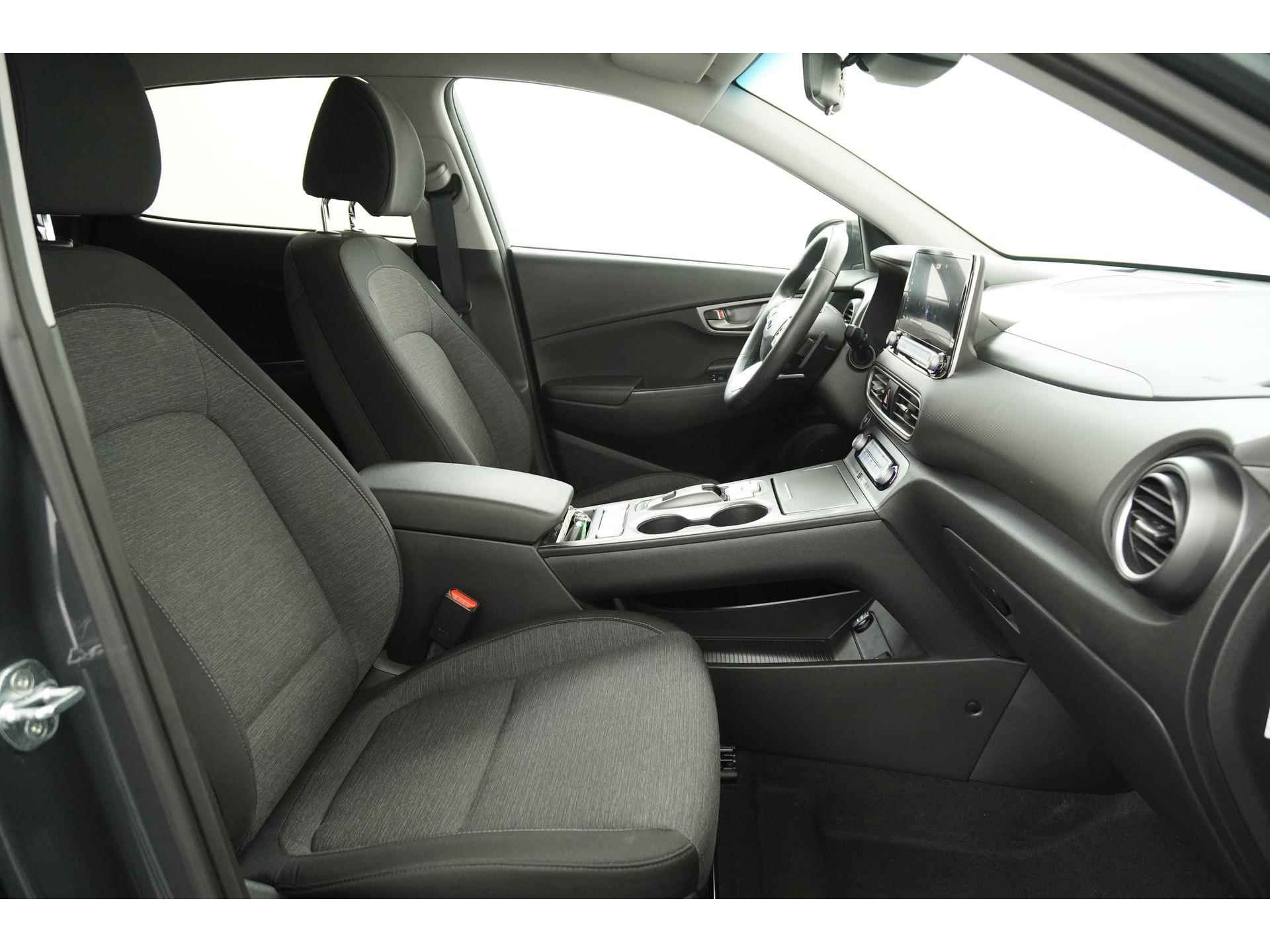 Hyundai KONA EV 39 kWh | na subsidie 17395 | Navigatie | Stoelverwarming | Zondag Open! - 3/45