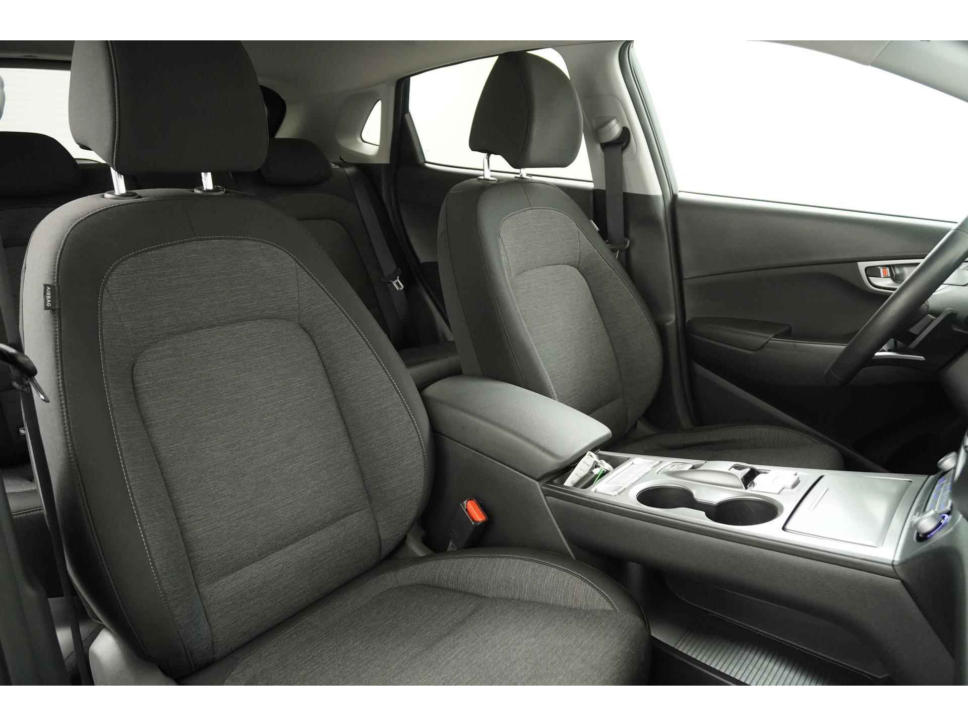 Hyundai KONA EV 39 kWh | na subsidie 17395 | Navigatie | Stoelverwarming | Zondag Open! - 27/45
