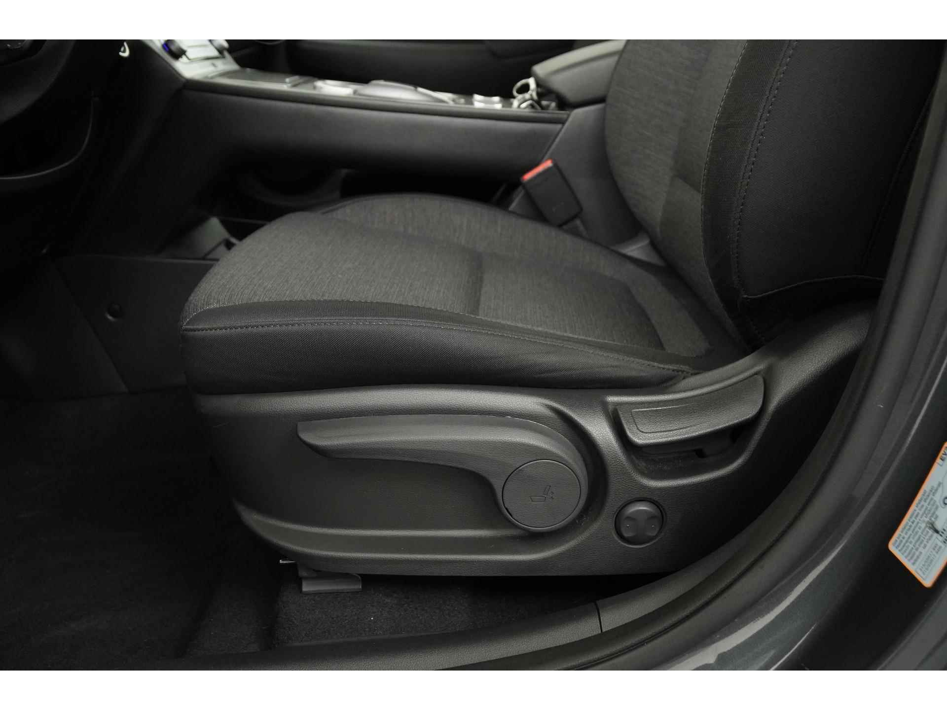 Hyundai KONA EV 39 kWh | na subsidie 17395 | Navigatie | Stoelverwarming | Zondag Open! - 28/45