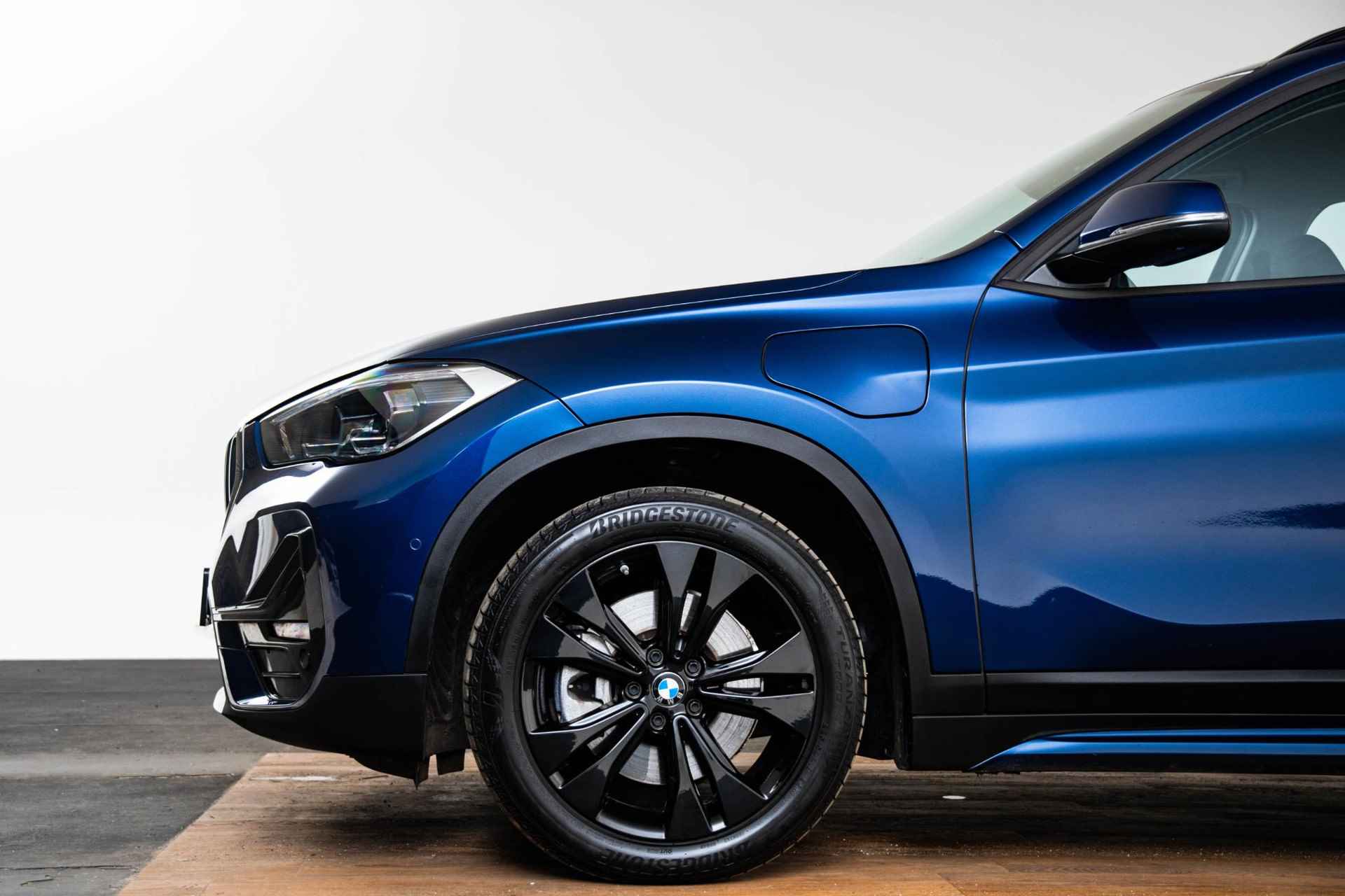 BMW X1 xDrive25e High Executive Sport Line - Trekhaak - Park Assistant - Elektrische Achterklep - Cruise control - Elektrisch verwarmbare voorstoelen - Hifi - Automatisch dimmende binnen/buitenspiegel - LED koplampen - - 7/65