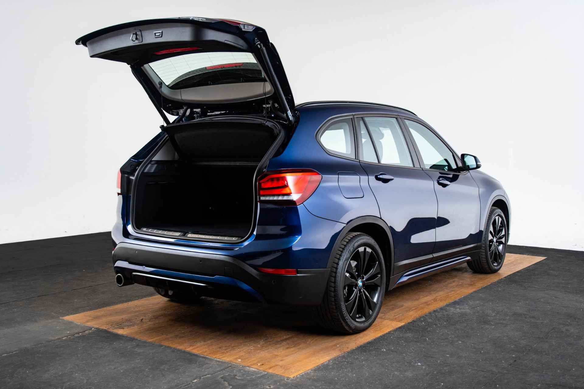 BMW X1 xDrive25e High Executive Sport Line - Trekhaak - Park Assistant - Elektrische Achterklep - Cruise control - Elektrisch verwarmbare voorstoelen - Hifi - Automatisch dimmende binnen/buitenspiegel - LED koplampen - - 11/65