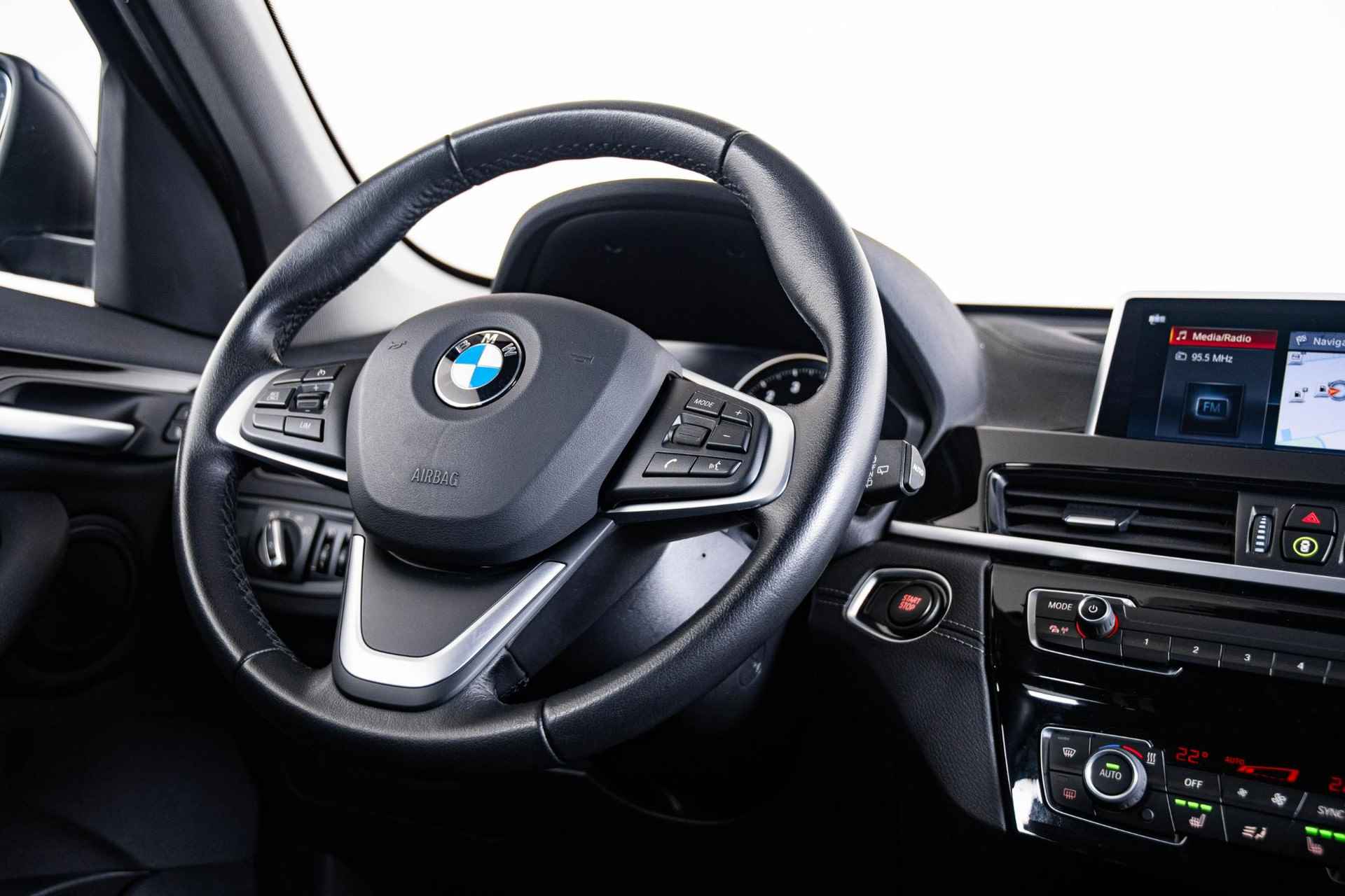 BMW X1 xDrive25e High Executive Sport Line - Trekhaak - Park Assistant - Elektrische Achterklep - Cruise control - Elektrisch verwarmbare voorstoelen - Hifi - Automatisch dimmende binnen/buitenspiegel - LED koplampen - - 33/65