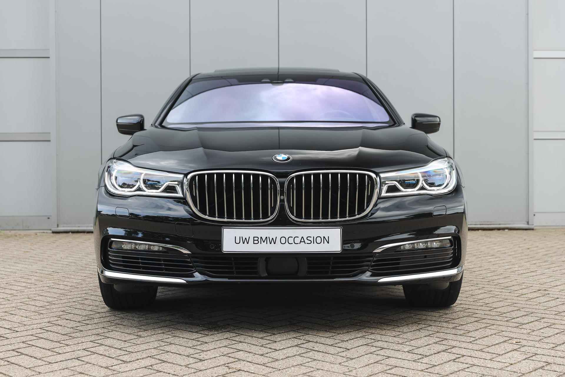 BMW 7 Serie 750Ld xDrive High Executive / Panoramadak Sky Lounge / Active Steering / Stoelventilatie / Massagefunctie / Bowers & Wilkins / Laserlicht / Surround View / Remote Parking - 7/48