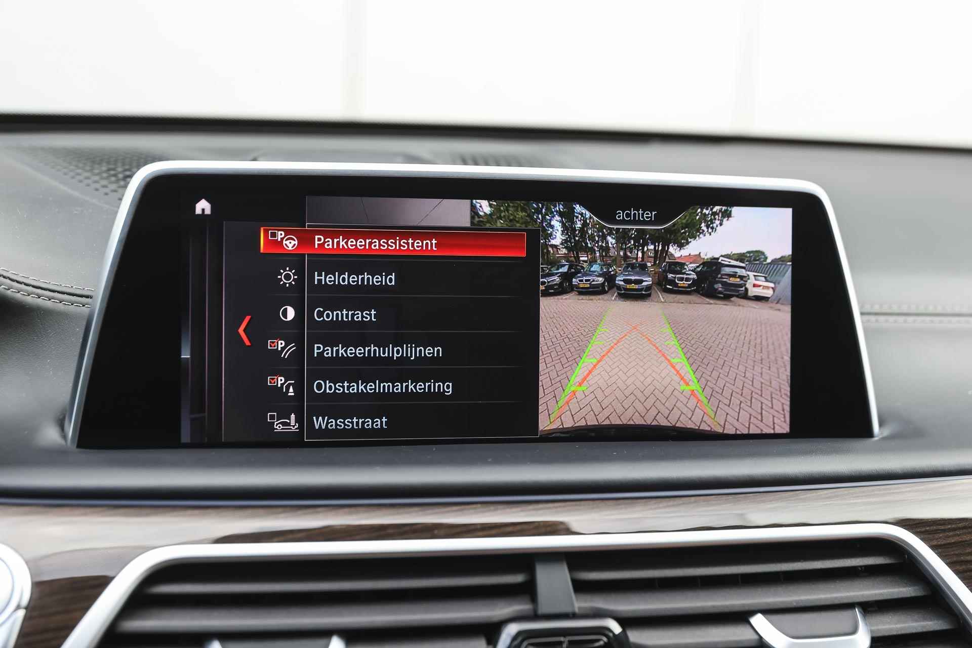 BMW 7 Serie 750Ld xDrive High Executive / Panoramadak Sky Lounge / Active Steering / Stoelventilatie / Massagefunctie / Bowers & Wilkins / Laserlicht / Surround View / Remote Parking - 30/48