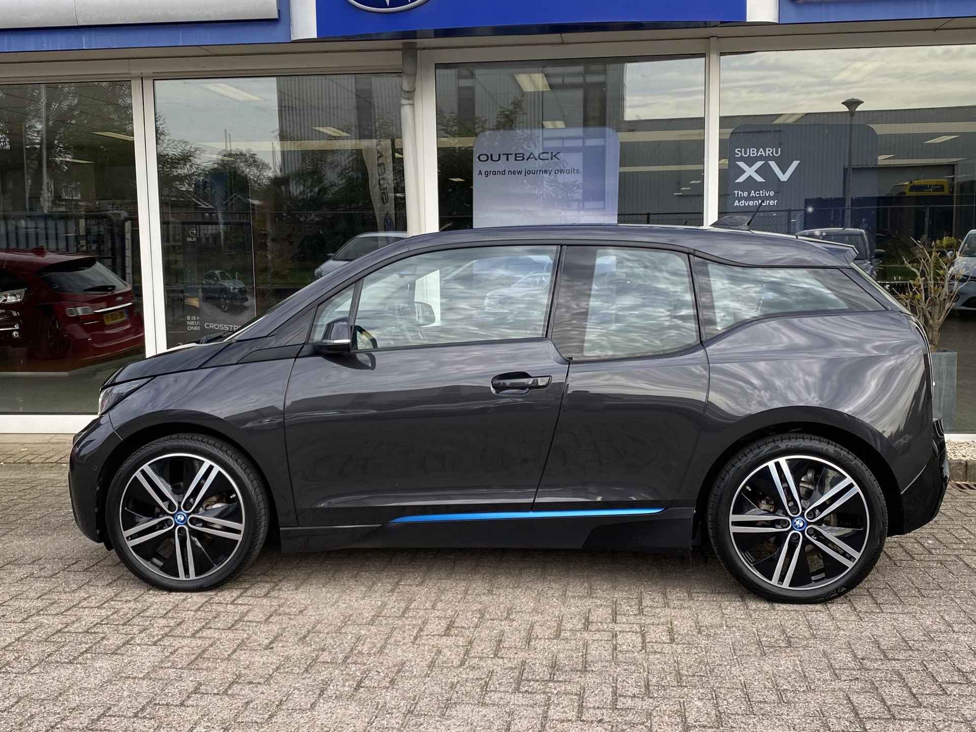 BMW i3 Range Extender Comfort | Adaptieve Cruise control | Navigatie | Achteruitrijcamera | Lederen bekleding | Verwarmde Voorstoelen | Panoramadak | - 3/38