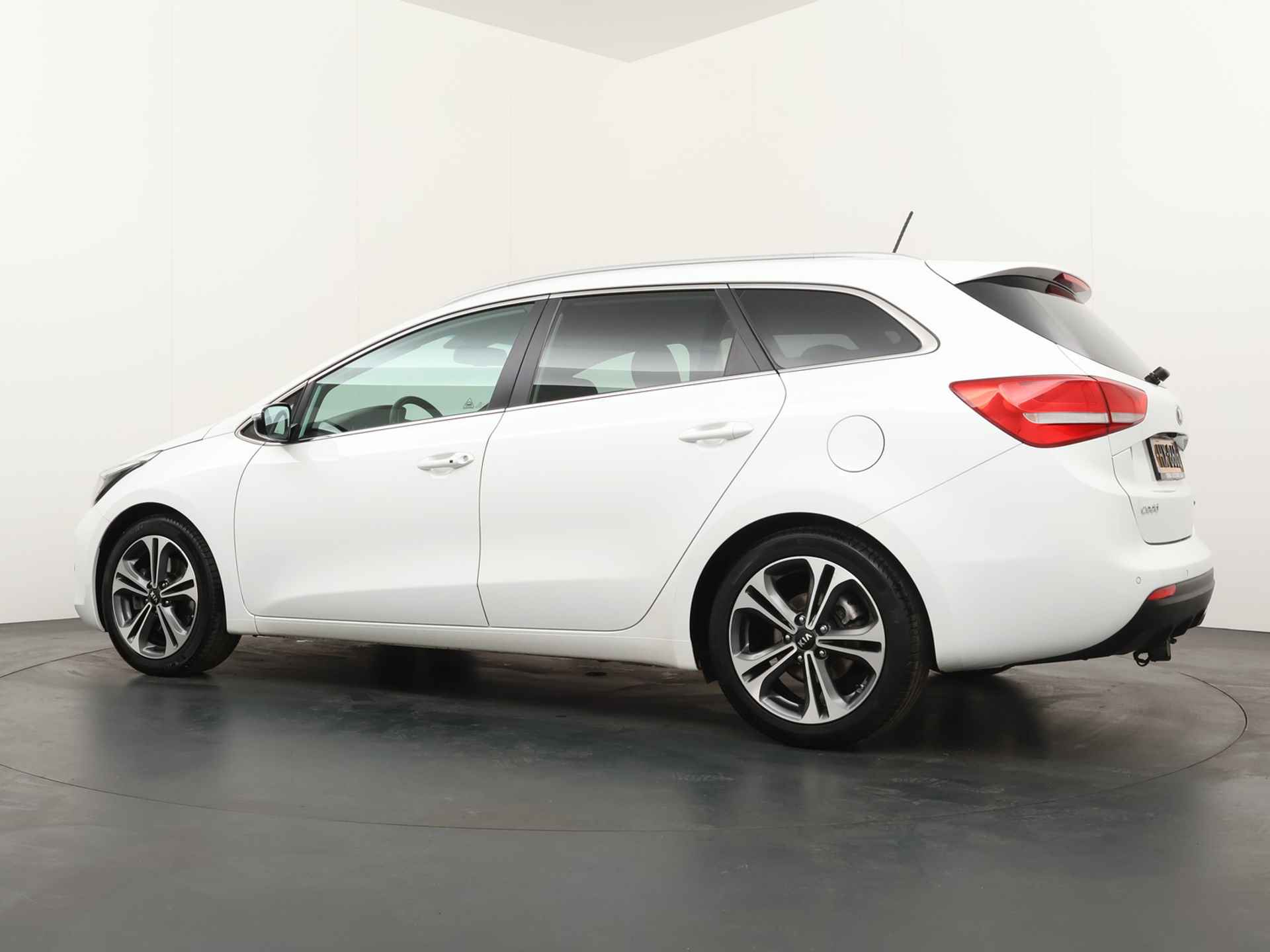 Kia Ceed Sportswagon 1.0 T-GDi GT-Line - Stoel en stuurwiel verwarming - Navigatie - Trekhaak - Xenon verlichting - 12 Maanden Bovag Garantie - 4/44