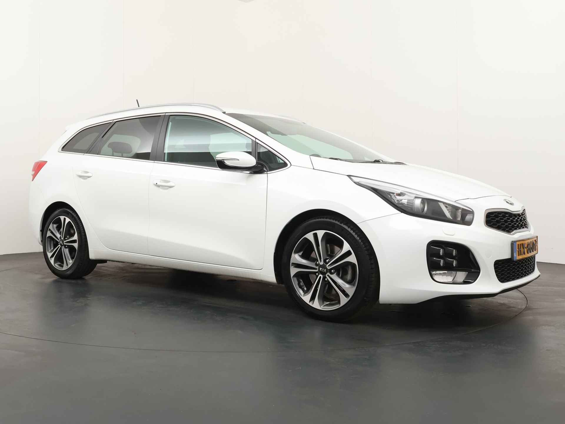 Kia Ceed Sportswagon 1.0 T-GDi GT-Line - Stoel en stuurwiel verwarming - Navigatie - Trekhaak - Xenon verlichting - 12 Maanden Bovag Garantie - 10/44