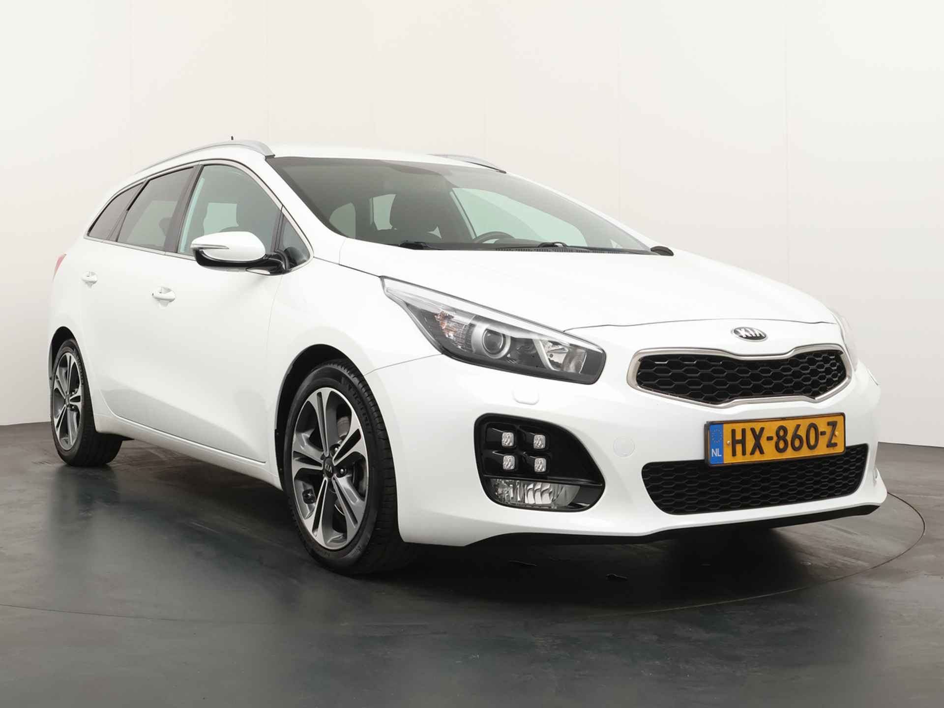 Kia Ceed Sportswagon 1.0 T-GDi GT-Line - Stoel en stuurwiel verwarming - Navigatie - Trekhaak - Xenon verlichting - 12 Maanden Bovag Garantie - 11/44