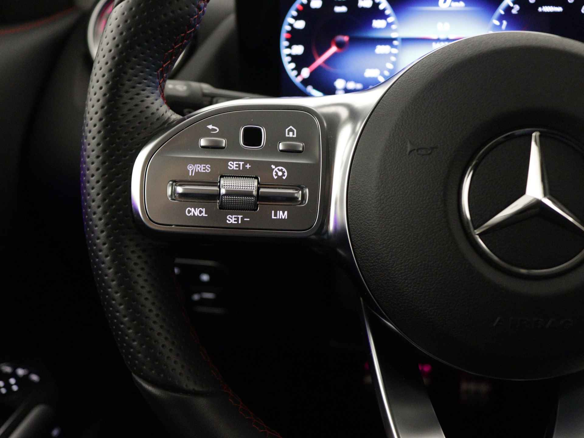 Mercedes-Benz GLA 250 e AMG Plug-In Hybride | Achteruitrijcamera | Multibeam-Koplampen | Elektrische Achterklep | Sfeerverlichting | Inclusief 24 maanden MB Certified garantie voor Europa. - 22/44
