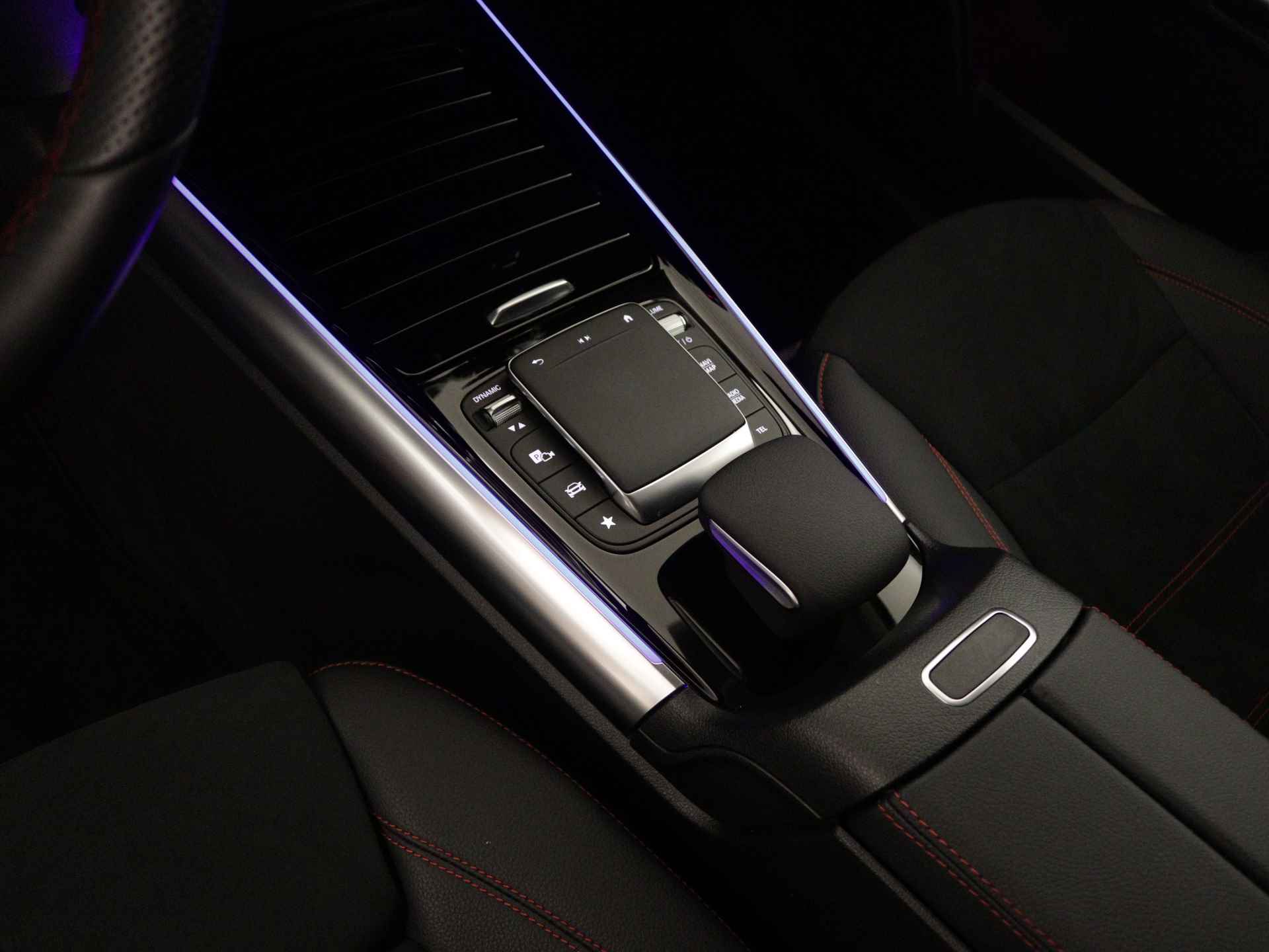 Mercedes-Benz GLA 250 e AMG Plug-In Hybride | Achteruitrijcamera | Multibeam-Koplampen | Elektrische Achterklep | Sfeerverlichting | Inclusief 24 maanden MB Certified garantie voor Europa. - 13/44