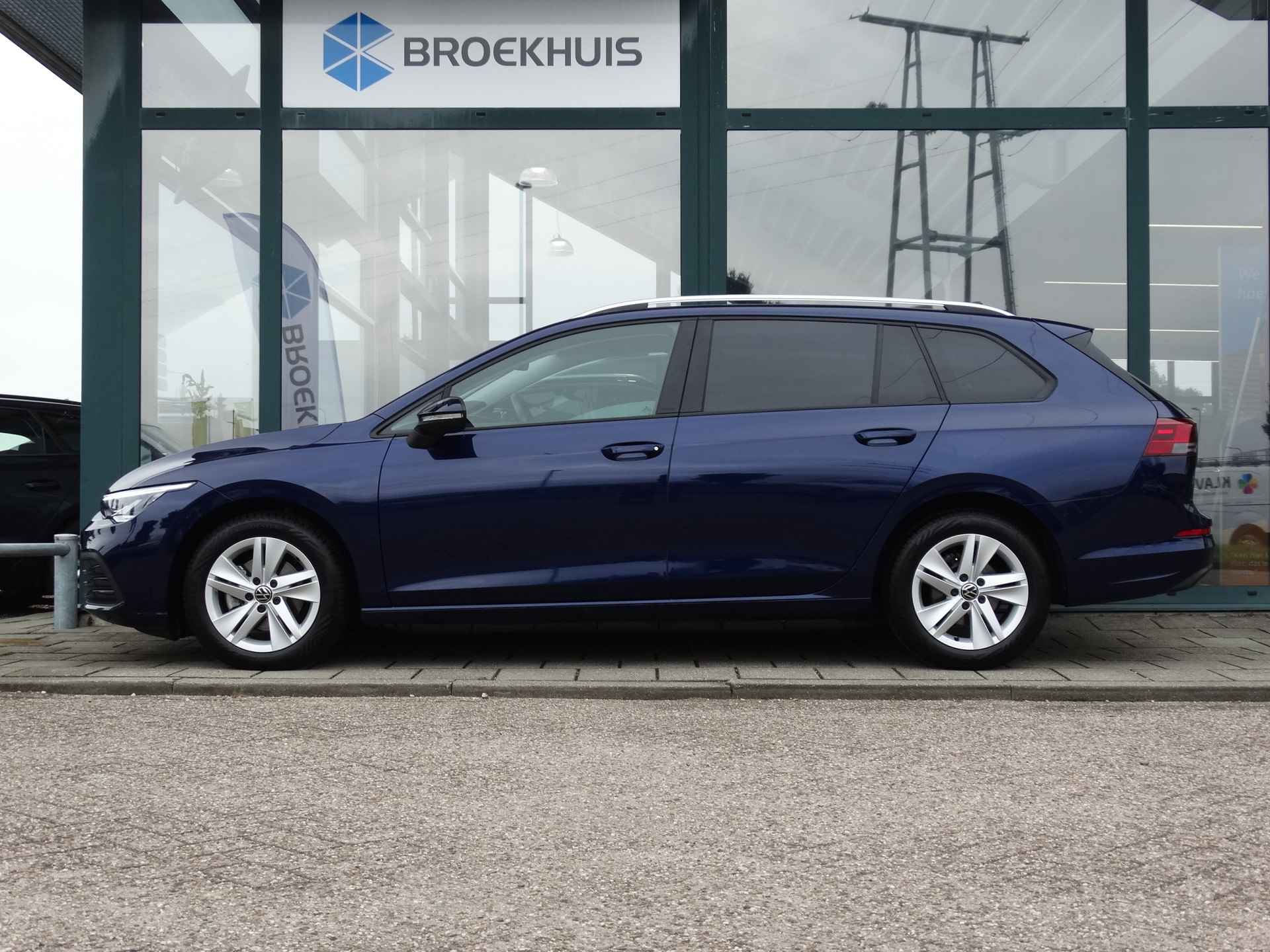 Volkswagen GOLF Variant 1.0 TSI 110PK Life | Navigatie | Carplay \ Android Auto | Climate Control - 2/27