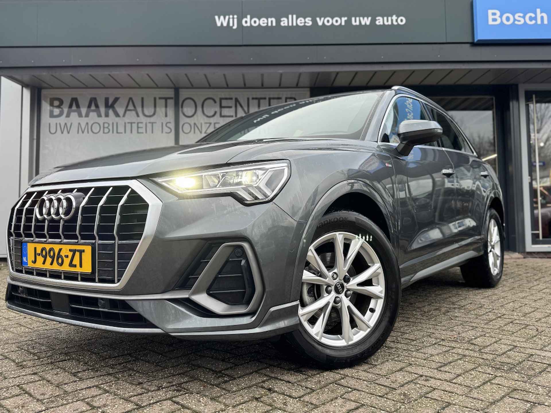 Audi Q3 35 TFSI S edition - 2/17