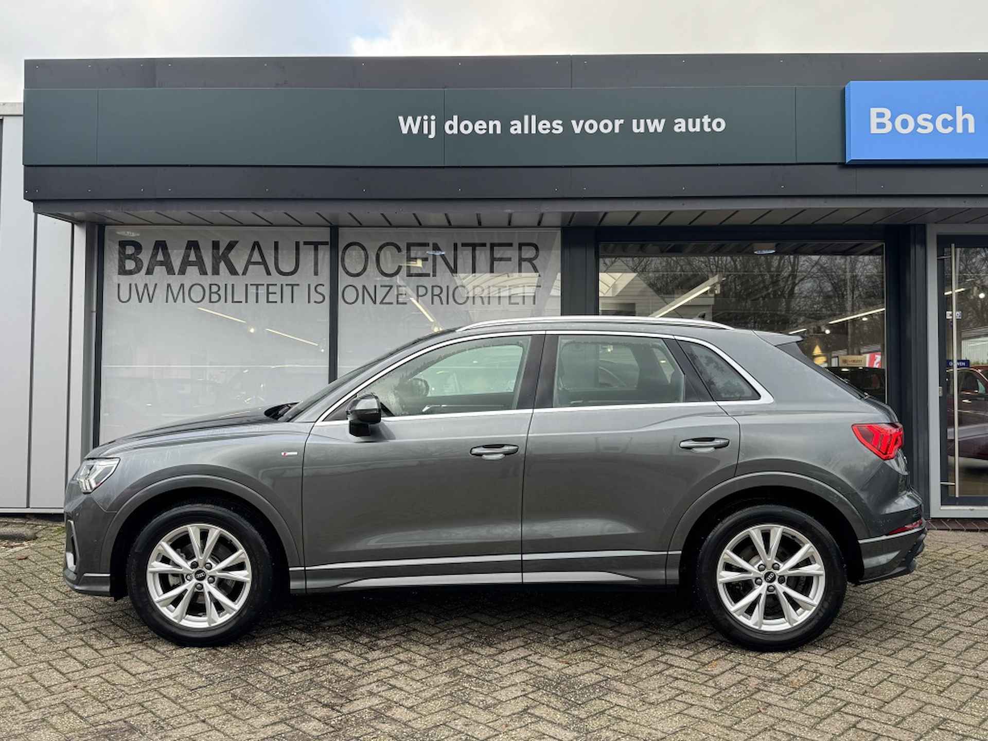 Audi Q3 35 TFSI S edition - 3/17