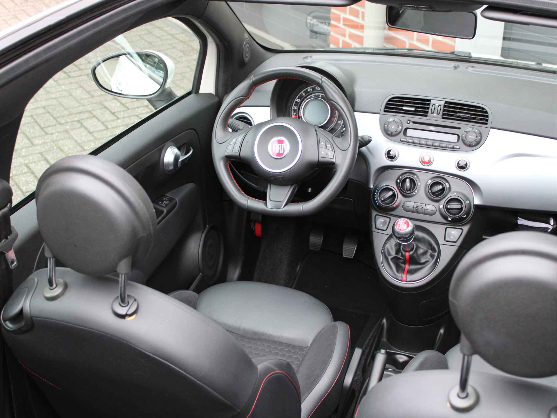 Fiat 500C 1.2 Lounge Sport Airco/Bluetooth/Halfleer/16inchLMV - 35/50