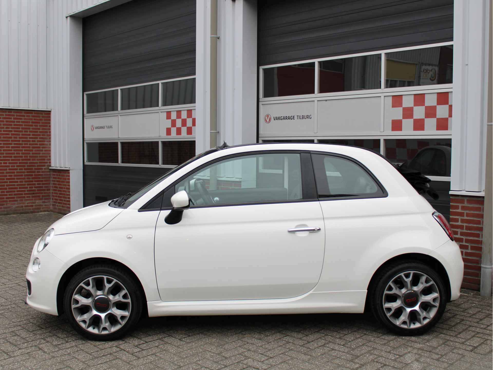 Fiat 500C 1.2 Lounge Sport Airco/Bluetooth/Halfleer/16inchLMV - 44/50