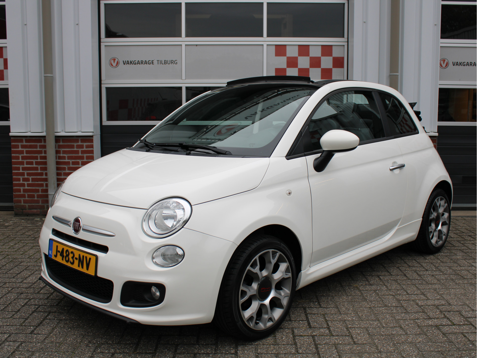 Fiat 500C 1.2 Lounge Sport Airco/Bluetooth/Halfleer/16inchLMV