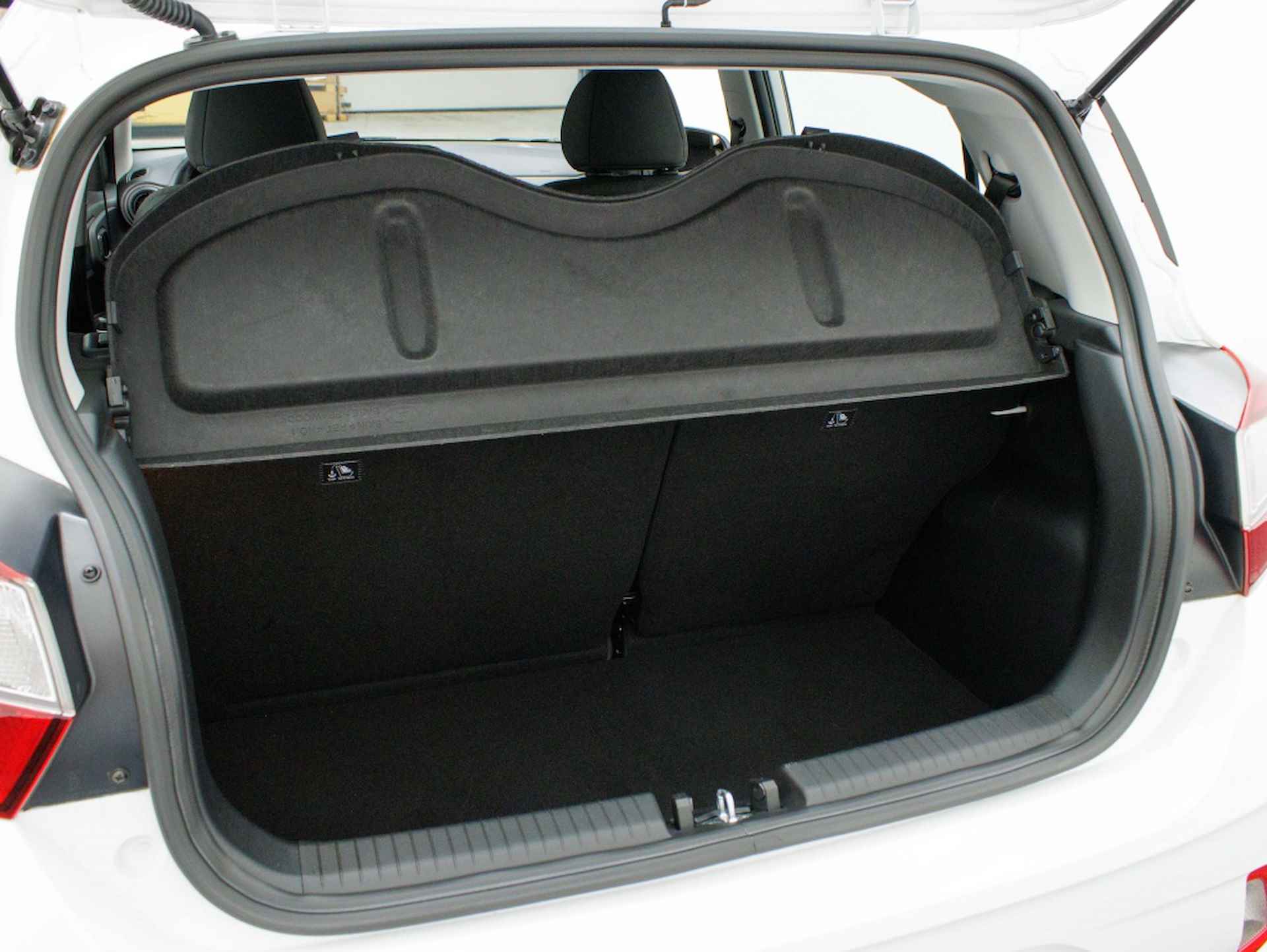 Hyundai i10 1.0 Comfort | Private lease 325p.m. | Carplay - 15/36