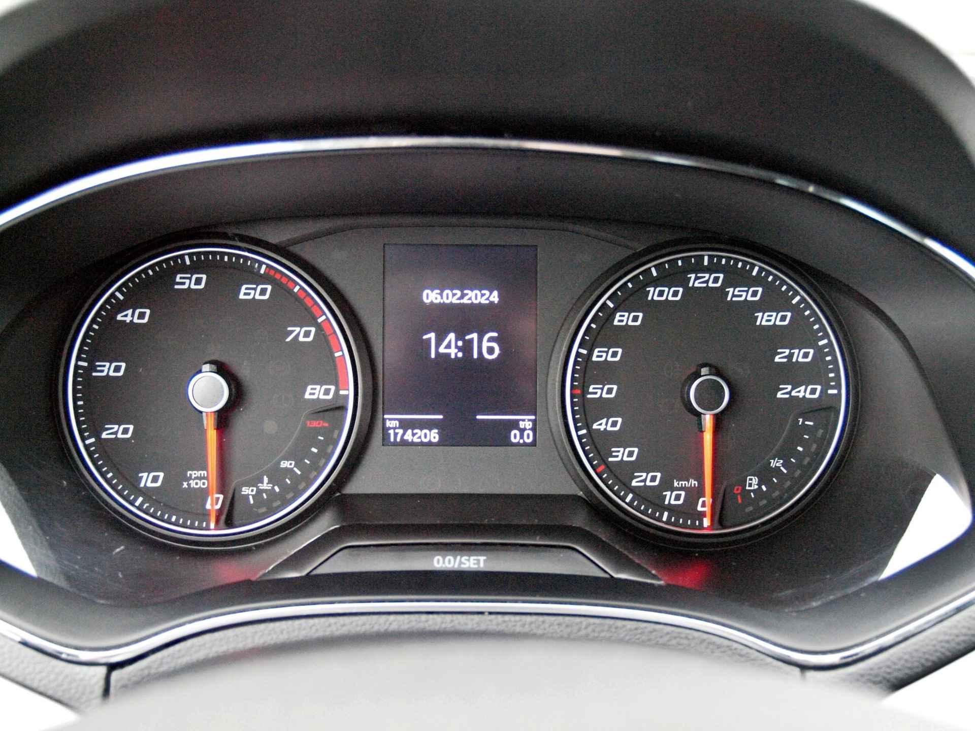 SEAT Arona 1.0 TSI Xcellence Business Intense Apple Carplay | LED | Camera | PDC | Cruise Control | NL-Auto | - 19/33
