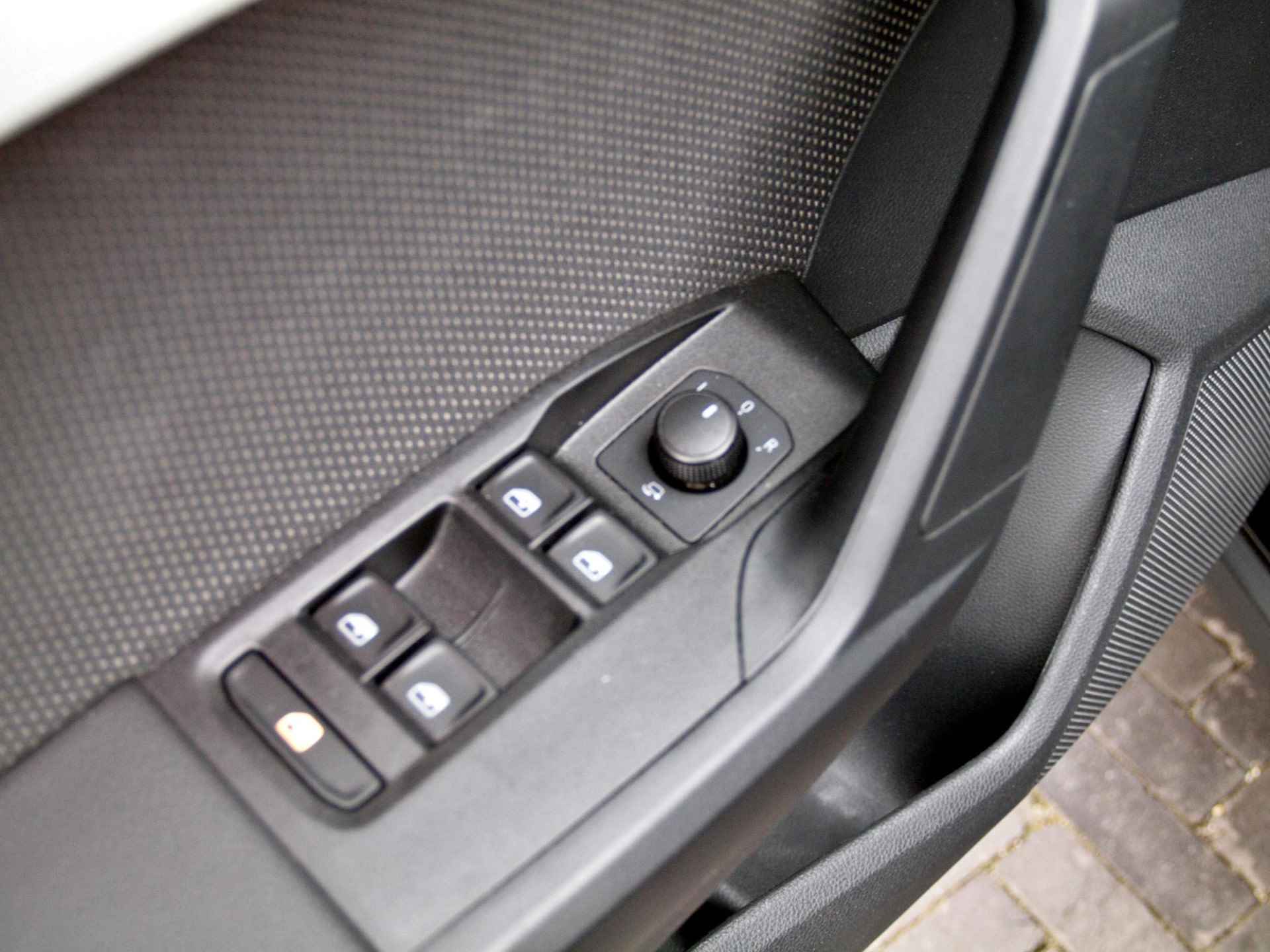 SEAT Arona 1.0 TSI Xcellence Business Intense Apple Carplay | LED | Camera | PDC | Cruise Control | NL-Auto | - 28/33