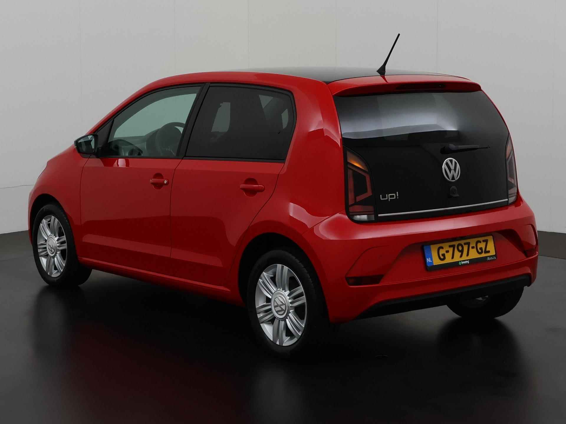 Volkswagen Up! 1.0 BMT high up! | Camera | Stoelverwarming | Lichtmetalen Velgen | Zondag Open! - 6/30