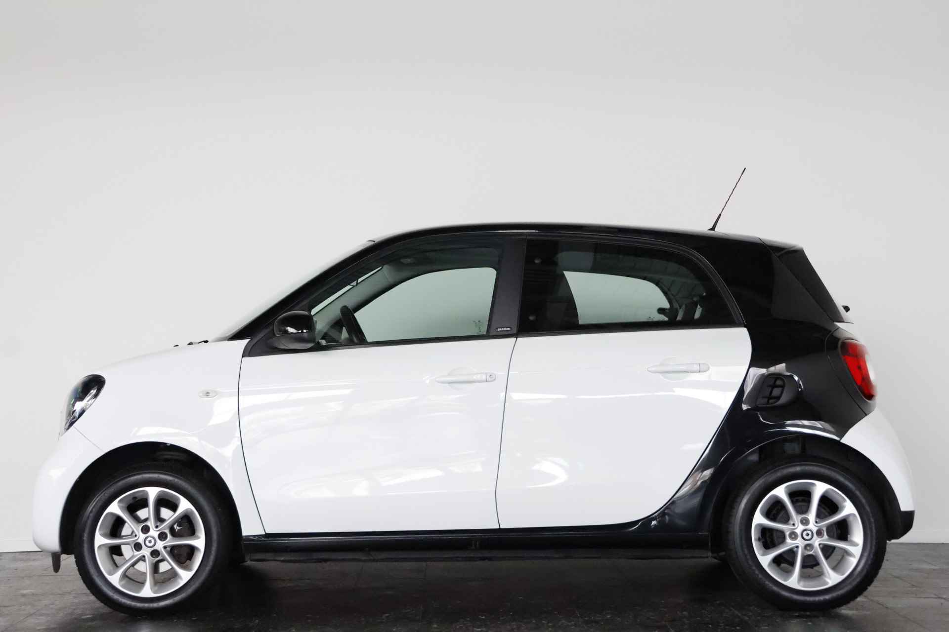 Smart Forfour 1.0 Passion / Clima / Cruisecontrol / Allseason / LMV - 26/26