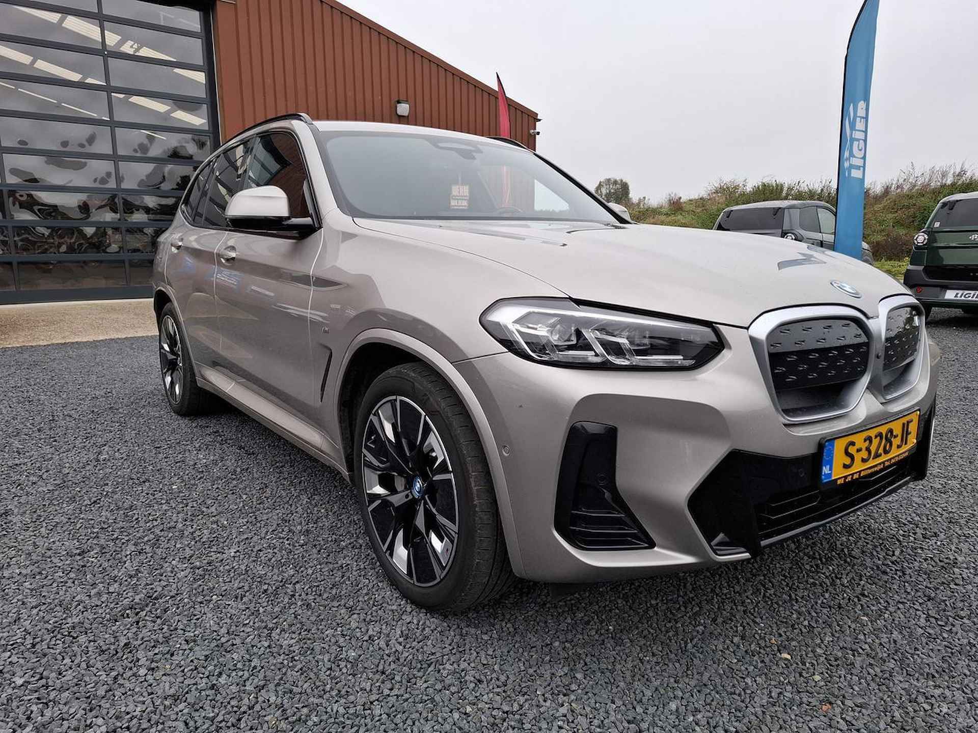 BMW iX3 HIGH EXECUTIVE 80 KWH PANORAMA TREKHAAK - 5/24