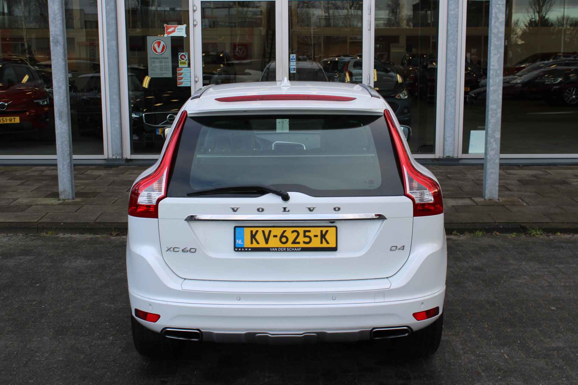 Volvo XC60 2.0 D4 FWD Ocean Race | Pano Dak | Keyless | Leer | Elec stoel | Park Assist Camera | Stoelverwarming - 51/65