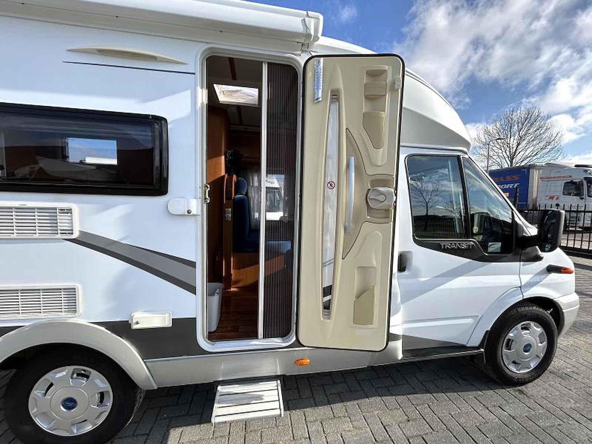 Hobby T 500 Dwarsbed/2007/6.0m/Euro-4 - 8/23