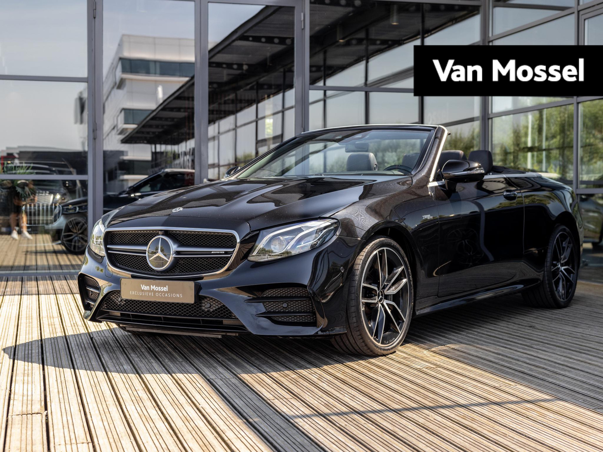 Mercedes-Benz E-klasse Cabrio AMG 53 4MATIC Premium Plus | NL AUTO | BURMESTER | STOELVENTILATIE | SOFTCLOSE | LUCHTVERING | CARBON INTERIEUR | STOELMASSAGE | AIRSCARF | KEYLESS | 20 INCH | HEAD-UP |