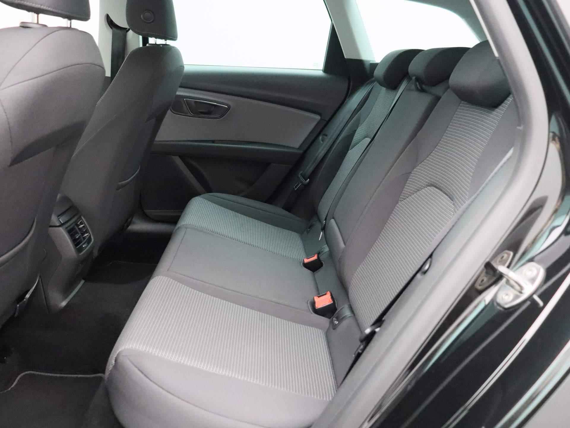 SEAT Leon ST 1.0 EcoTSI Style | Navigatie | LED | Parkeersensoren | Climate Control - 14/35