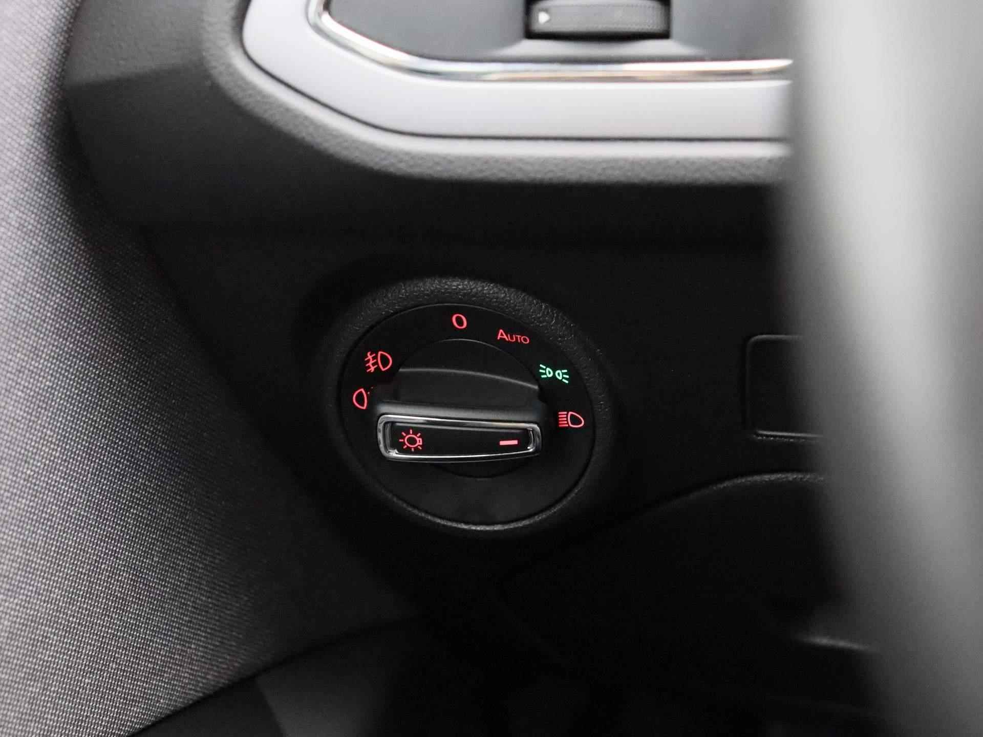 SEAT Leon ST 1.0 EcoTSI Style | Navigatie | LED | Parkeersensoren | Climate Control - 23/35