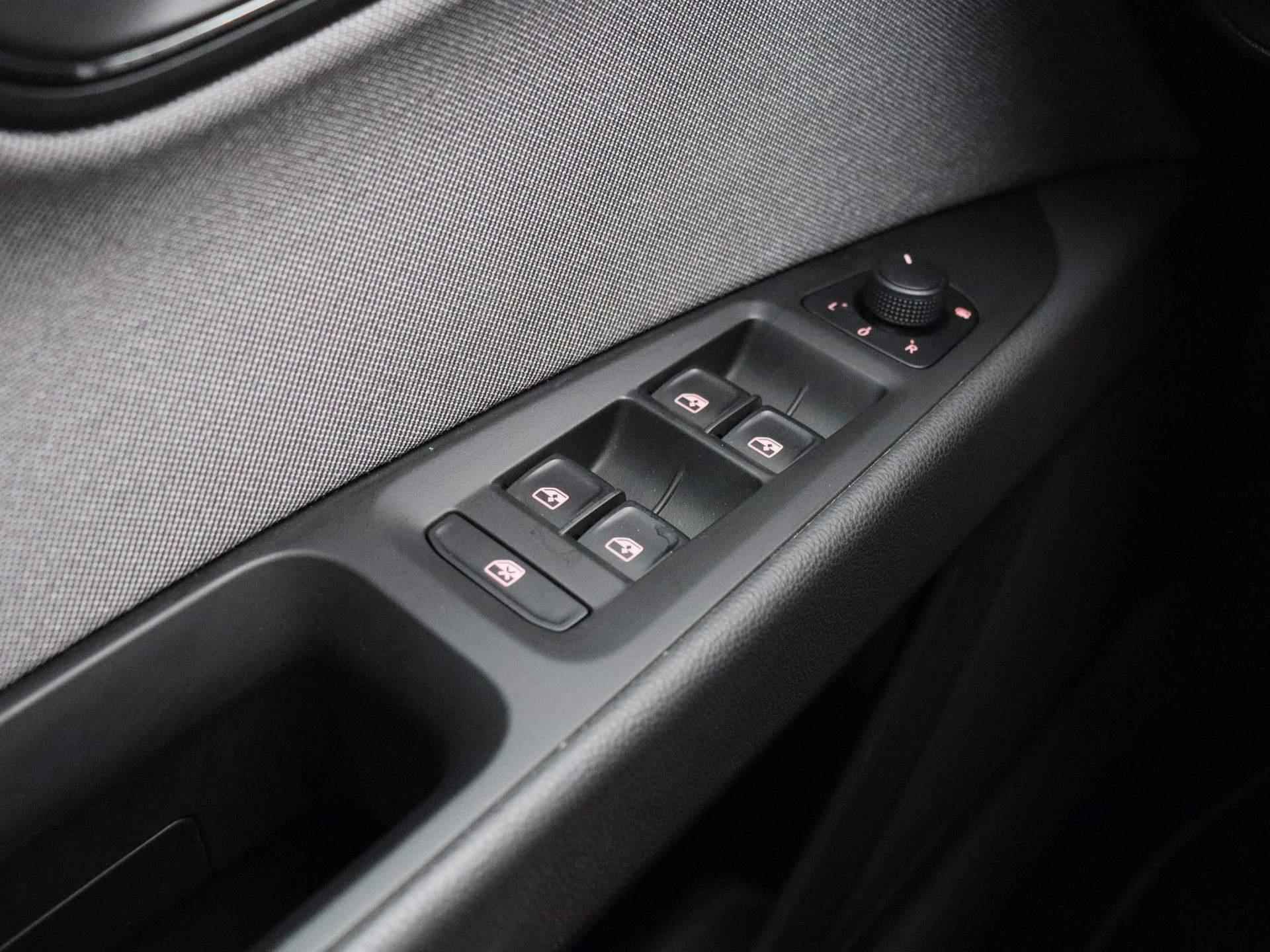 SEAT Leon ST 1.0 EcoTSI Style | Navigatie | LED | Parkeersensoren | Climate Control - 24/35