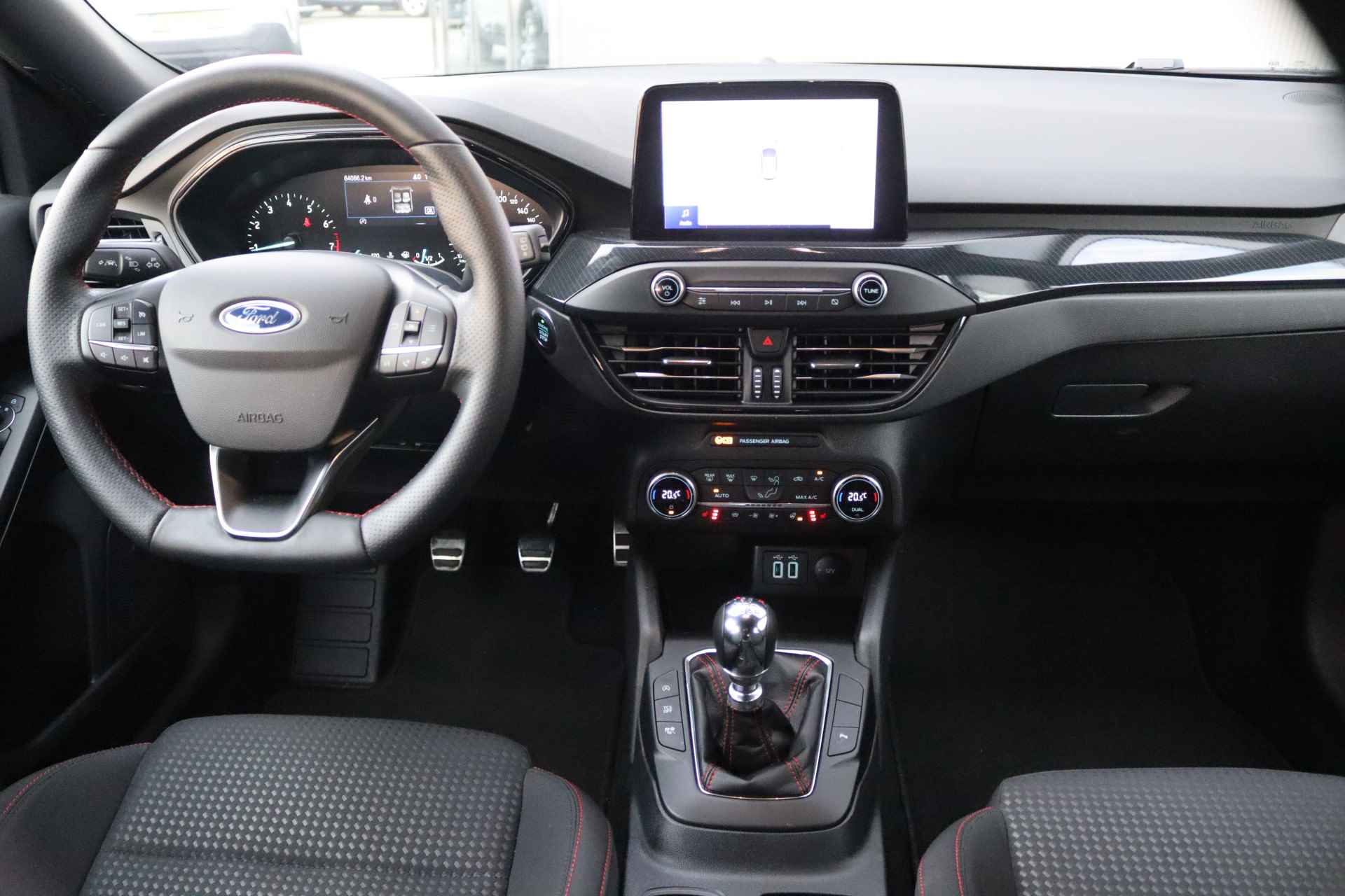 Ford Focus 125PK EcoBoost Hybrid ST Line Business Navigatie/Camera/Cruise-Control/Winter-Pack - 6/30