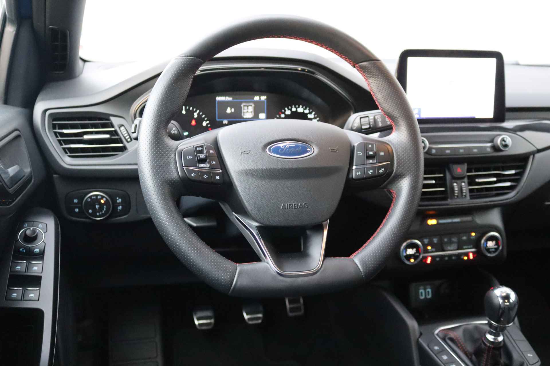 Ford Focus 125PK EcoBoost Hybrid ST Line Business Navigatie/Camera/Cruise-Control/Winter-Pack - 14/30