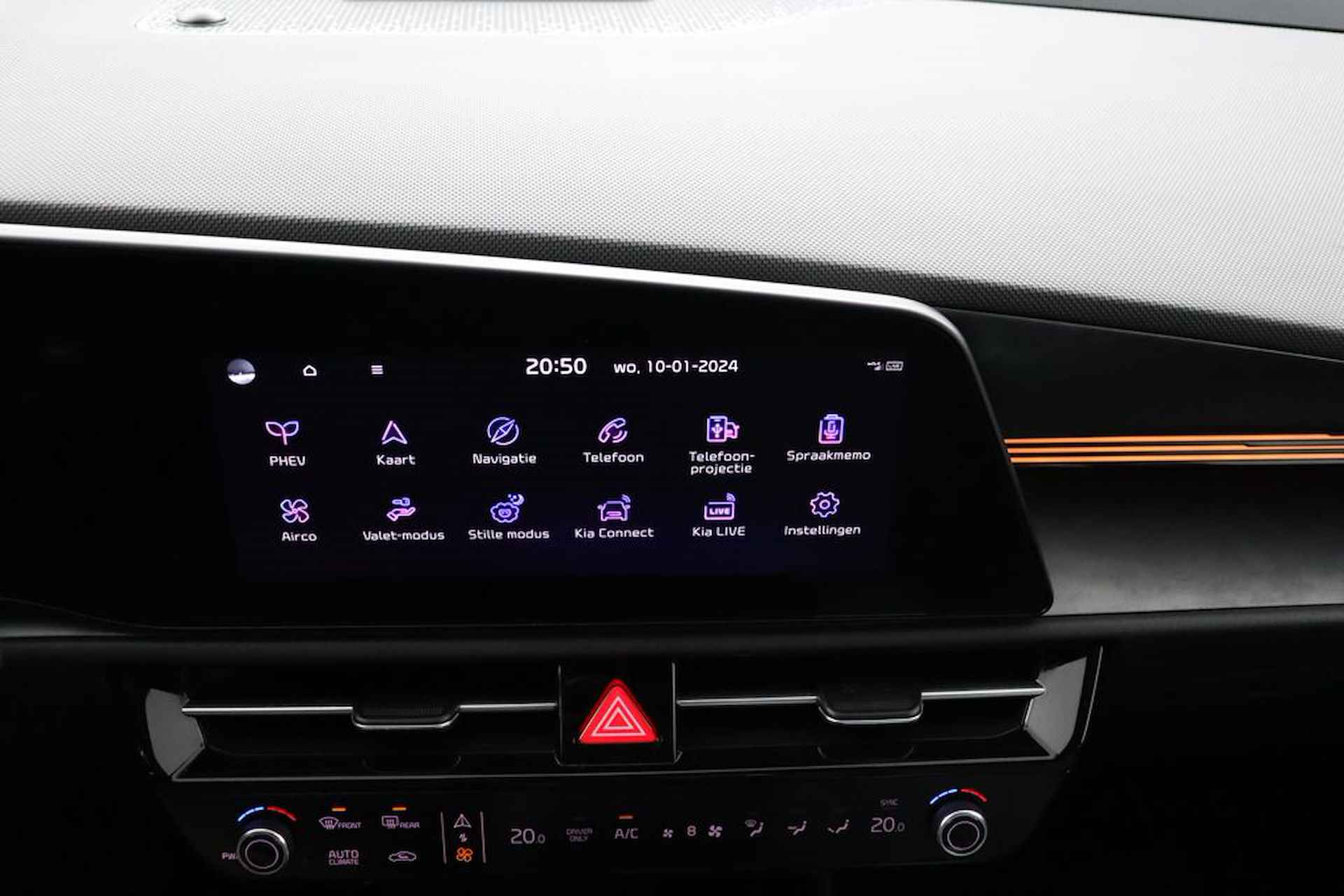 Kia Niro 1.6 GDi PHEV Edition - LED koplampen - Stoel en stuurwiel verwarming - Navigatie - Cruise Control Adaptief - Apple CarPlay / Android Auto -  Achteruitrijcamera - Fabrieksgarantie tot 12-2029 - 28/44