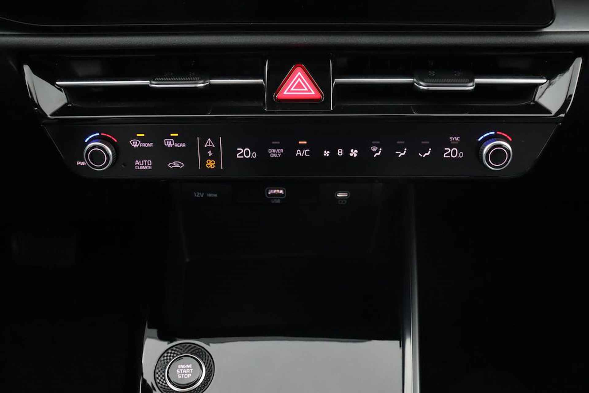 Kia Niro 1.6 GDi PHEV Edition - LED koplampen - Stoel en stuurwiel verwarming - Navigatie - Cruise Control Adaptief - Apple CarPlay / Android Auto -  Achteruitrijcamera - Fabrieksgarantie tot 12-2029 - 29/44