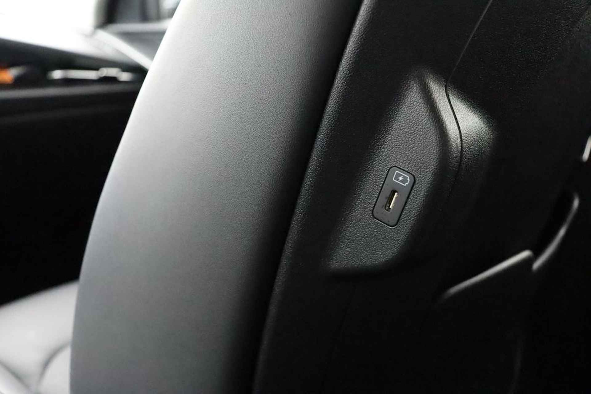 Kia Niro 1.6 GDi PHEV Edition - LED koplampen - Stoel en stuurwiel verwarming - Navigatie - Cruise Control Adaptief - Apple CarPlay / Android Auto -  Achteruitrijcamera - Fabrieksgarantie tot 12-2029 - 34/44