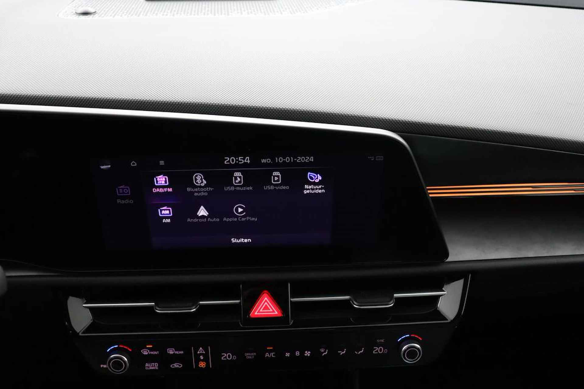 Kia Niro 1.6 GDi PHEV Edition - LED koplampen - Stoel en stuurwiel verwarming - Navigatie - Cruise Control Adaptief - Apple CarPlay / Android Auto -  Achteruitrijcamera - Fabrieksgarantie tot 12-2029 - 39/44