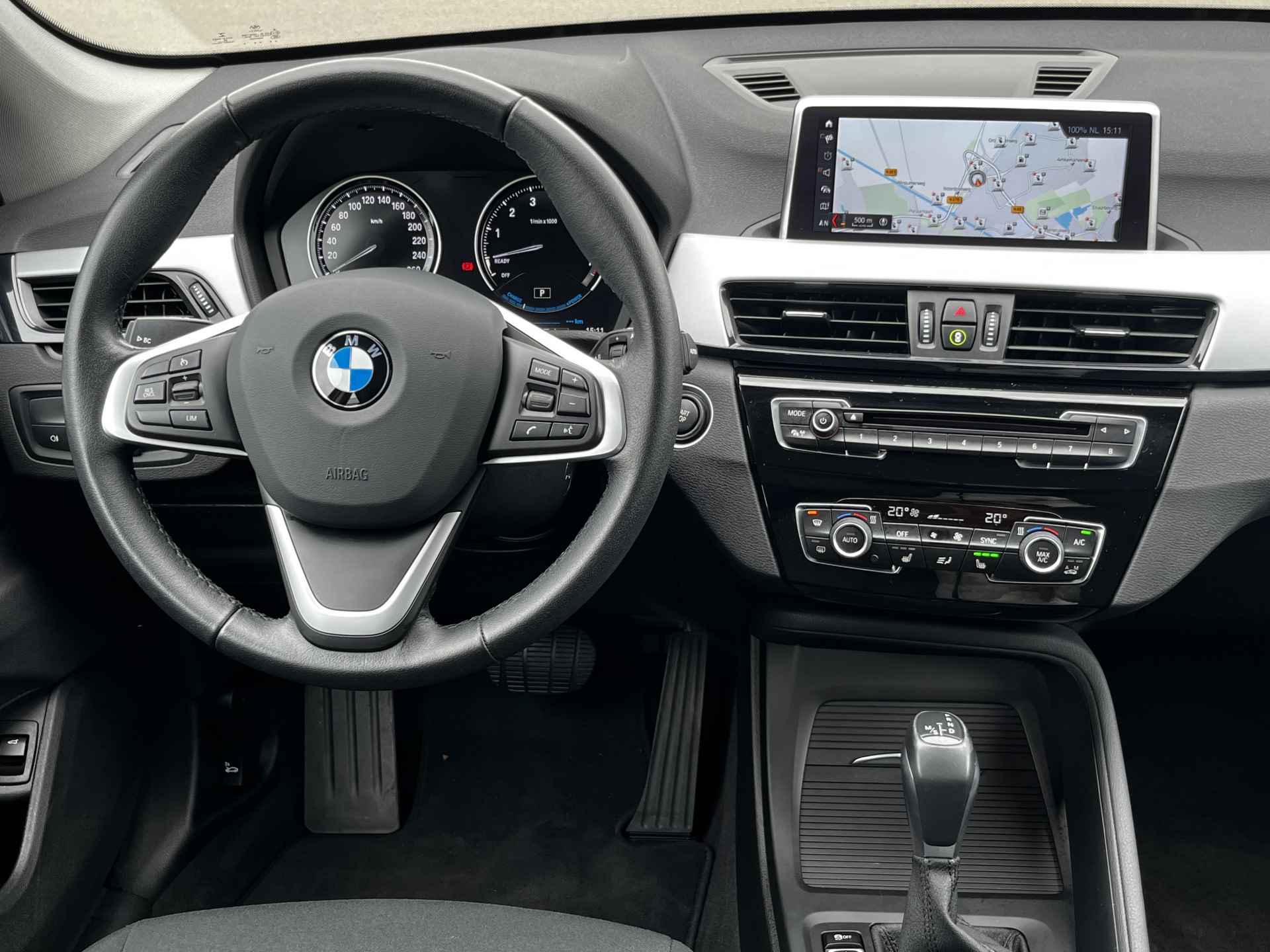 BMW X1 xDrive25e Executive Navigatie Trekhaak Led Koplampen 18 Inch Velgen Stoelverwarming Dab Keyless Entry Parkeersensoren V+A Plug-in Hybride 1e Eigenaar - 13/62