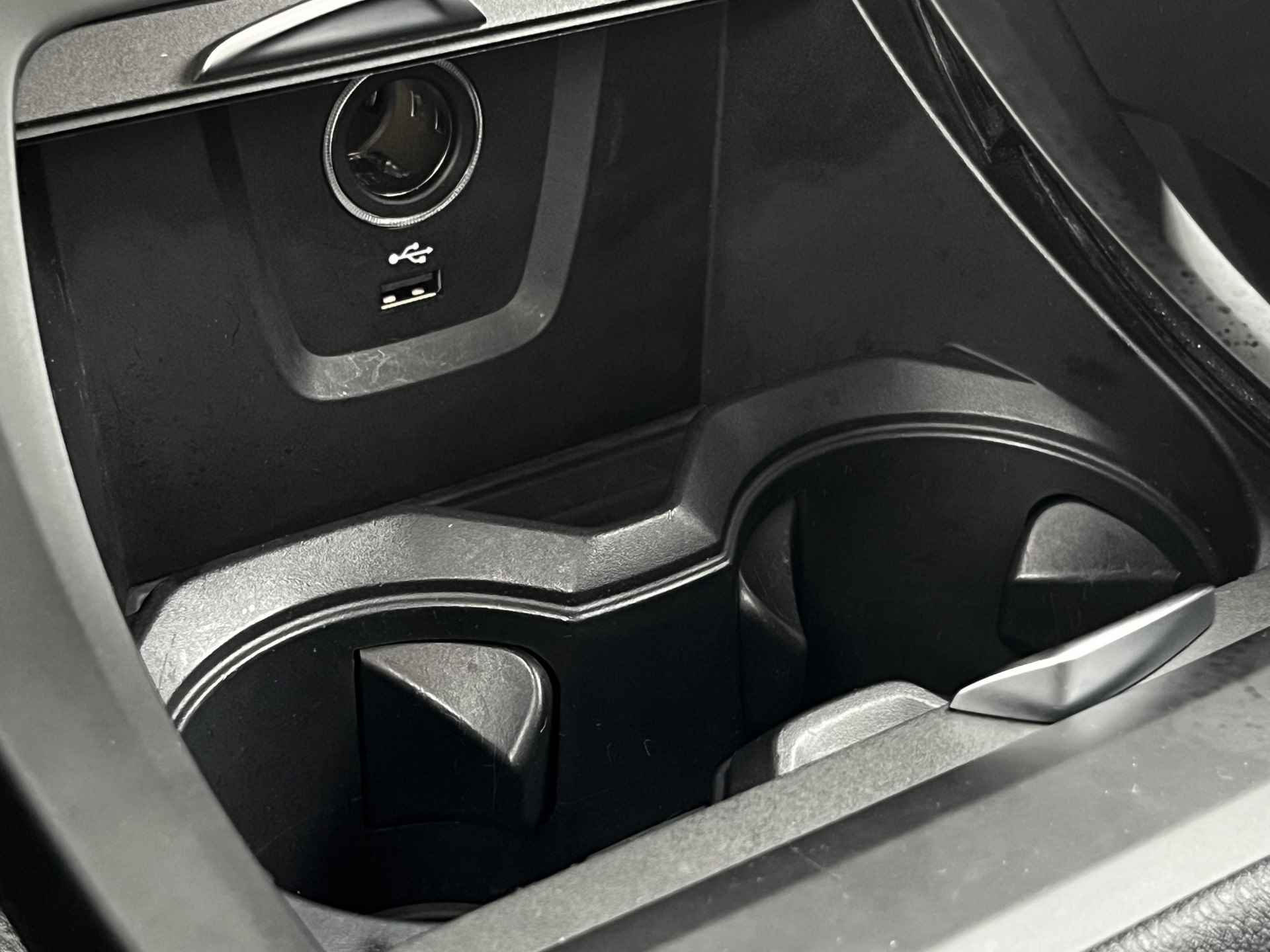 BMW X1 xDrive25e Executive Navigatie Trekhaak Led Koplampen 18 Inch Velgen Stoelverwarming Dab Keyless Entry Parkeersensoren V+A Plug-in Hybride 1e Eigenaar - 30/62