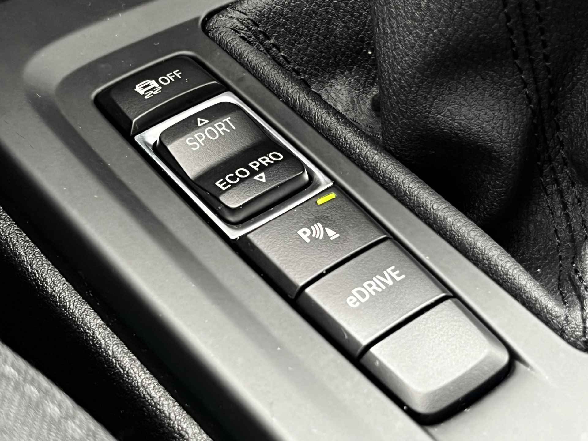 BMW X1 xDrive25e Executive Navigatie Trekhaak Led Koplampen 18 Inch Velgen Stoelverwarming Dab Keyless Entry Parkeersensoren V+A Plug-in Hybride 1e Eigenaar - 32/62