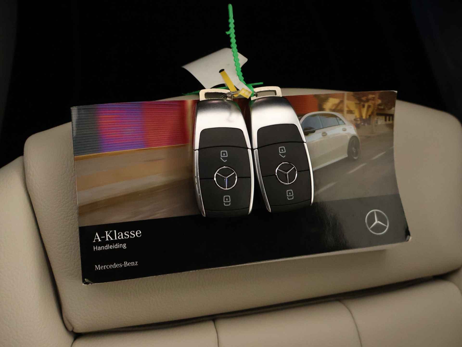 Mercedes-Benz A-Klasse 250 e Business Solution Luxury | Trekhaak | Sfeerverlichting | Achteruitrijcamera | | Inclusief 24 maanden MB Certified garantie voor Europa. - 14/45