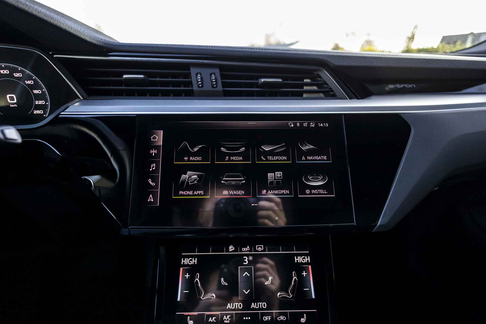 Audi e-tron e-tron 50 quattro S-Line edition Black 71 kWh | Pano | Memory | NL Auto - 30/42