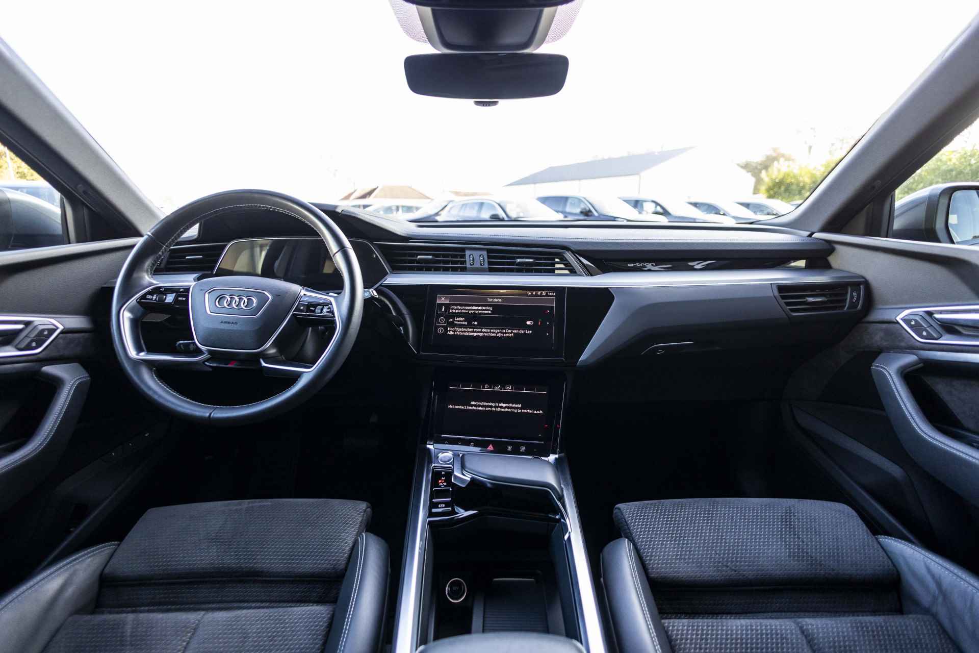 Audi e-tron e-tron 50 quattro S-Line edition Black 71 kWh | Pano | Memory | NL Auto - 32/42