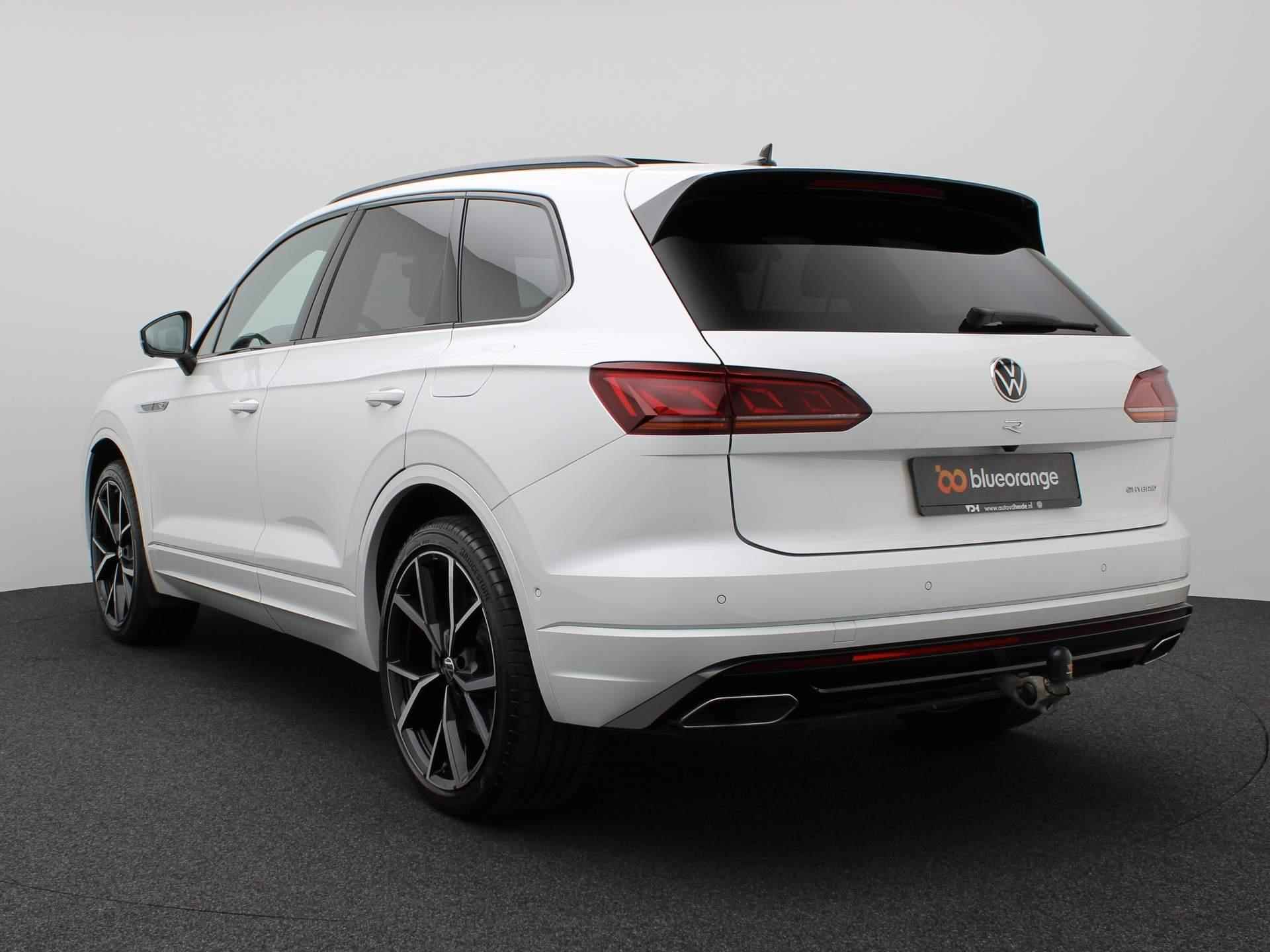 Volkswagen Touareg 3.0 TSi eHybrid 4MOTION R 462PK DSG Panoramadak, trekhaak, leder, 360 gr. camera, NightVision, head-up, Dynaudio, winterpakket Plus, stoelventilatie, alarm, 22'' lichtmetaal - 10/64