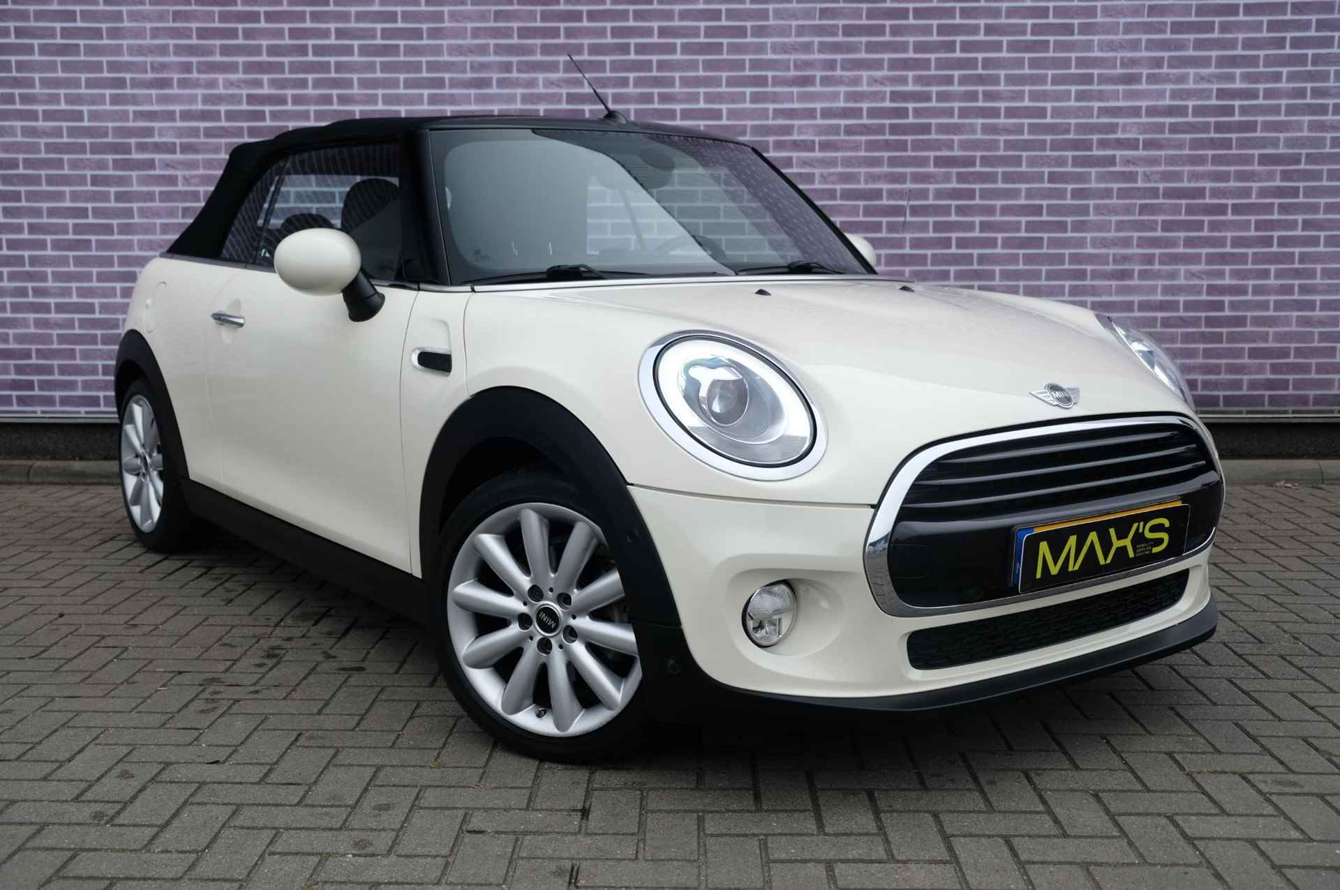 Mini Mini Cabrio 1.5 Cooper Chili Business | Cruise Control | Softtop | Parkeersensoren | Stoel Verwarming | Bluetooth | Half Leer | Lichtmetaal | - 25/35