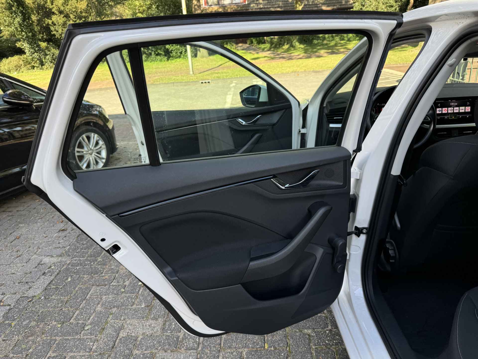 Škoda Scala 1.0 TSI Ambition Alu wielen/Airco-Ecc/Navigatie/Mistl - 33/44